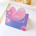 Biglietto d'auguri Love a forma di cuore viola e rosa con stelle bianche e design piegato - Pianeta Viola 02