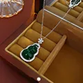 Squisita collana in argento con ciondolo a zucca in giada verde e cristalli - Collana-Verde