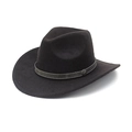 Dettaglio cappello cowboy in feltro nero con logo in metallo su cinturino in pelle - M (56-58cm) / Nero