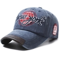 Berretto New York in cotone lavato blu navy con ricamo e bordo in pelle marrone - Blu