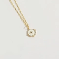 Collar bañado en oro de 14K con colgante redondo de esmalte blanco y circonitas brillantes - Disco Redondo Estrella