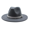 Gros plan d'un chapeau fedora en feutre gris foncé avec une bande scintillante en strass - M (56-58cm) / gris foncé