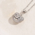 Collana con ciondolo a forma di orsetto in zirconi scintillanti e finitura argento - Placcato Platino Zircone Bianco