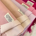 Farbblock-Schal in Rosa und Beige mit Kaschmir-Gefühl, Fransen und Markenetikett - Mehrfarbig