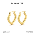 Detalle de pendientes cuadrados dorados trenzados con tamaño 24x4mm y peso de 8g - Estilo Espiral Torsonado Dorado (KE112420-KFC)