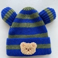 Bonnet en tricot pour enfants à rayures bleu et vert avec oreilles d'ours et patch - Bleu
