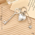 Portachiavi in metallo argento con cuore e chiave per borse, lungo 10,5 cm e pesante 21g - Ciondolo / Stile Chiave Cuore (K3744)