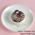 Schoko-Donut-Attrappe mit weißen Streifen und Keks-Deko, 7cm Durchmesser für Deko - Schokoladenbraun (Perlen-Donut)
