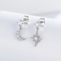 Orecchini asimmetrici in argento 925 con stella e luna e luminosi zirconi cubici bianchi - Argento 925 / Bianco