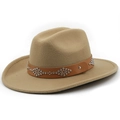 Dettaglio cappello di lana kaki con fascia in pelle marrone e rivetti argentati - M (56-58cm) / Cammello
