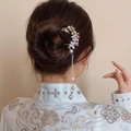 Épingle à cheveux florale avec perles et pompons sur une coiffure traditionnelle - Pompon Perle Fleur Papillon Doré (49#)