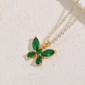 Elegante collana a farfalla placcata oro 14K con ali in pietre preziose verdi - Farfalla Verde (XL2395)