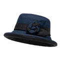 Cappello estivo blu scuro da donna con elegante fiocco floreale e bordo nero rifinito - Blu navy