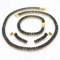 Set di gioielli di lusso in acciaio al titanio dorato con zirconi neri rettangolari - Stile Oro Nero (KS200982-LX)