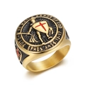 Anello da uomo in acciaio dorato con scudo dei Templari, croce rossa e incisioni bibliche - US 7 / Oro