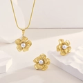 Conjunto de joyas de camelia vintage en oro mate con collar y pendientes de perlas - Set de 2 piezas