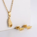 Elegante set di collana e orecchini a lobo con ali in acciaio inossidabile dorato da donna - Set Collana e Orecchini a Piuma