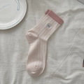 Calzini rosa con ricamo a cuore e fiocco blu e polsini a costine in stile preppy - Rosa