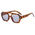 Retro oversized geometric aviator sunglasses in classic leopard tortoiseshell finish - Leopard Frame Light Grey Lens