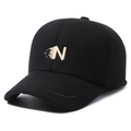Berretto da baseball invernale da uomo in lana nera con ricamo dorato e protezione per orecchie - Regolabile / Nero (Ricamo Oro Etichetta N)