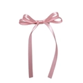 Detailansicht der rosa doppellagigen Satin-Schleife Haarspange mit langen Bändern - Weiß (150#)