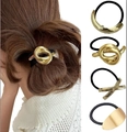Punk Goldene geometrische Haargummis Set mit verdrehten und verflochtenen Metallringen - Set 25 (4-teilig Knoten & Ineinandergreifende Haarseile)