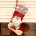 Großer rot-grauer Weihnachtssocken mit 3D-Weihnachtsmann und karierter Mütze zum Aufhängen - Weihnachtsmann Weihnachtssocke