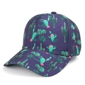 Detailansicht einer lila Baseballkappe mit einem lebhaften grünen Kaktus-Print-Design - Verstellbar / Kaktus-Marineblau