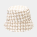 Detailed close-up of the thick houndstooth texture on a stylish women's winter bucket hat - M (56-58cm) / Beige