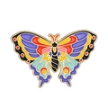 Macro detail van meerkleurige emaille vlinderbroche met goudkleurige vleugeltextuur - Veelkleurige Vlinderstijl (W7085)