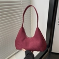 Sac hobo vintage bordeaux en daim avec poignée et fermeture éclair en métal poli - Rouge