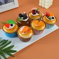 Set aus 6 realistischen PU-Cupcakes mit verschiedenen Früchten und bunten Förmchen - 6er-Set Verschiedene Stile