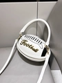 Bolso blanco con forma de fútbol con bordado dorado y asa de anillo para fiestas - Textura de Cuero PU / Blanco