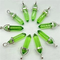 10er-Set grüne Naturquarz-Kristallanhänger in Sechskantform mit silbernen Metallösen - Anhänger mit Halskette / Transparentes Grün