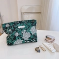 Détail de la pochette vintage en jacquard avec motif floral vert blanc et fermeture - Noir Avec Jacquard Vert Foncé Et Blanc