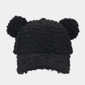 Dettaglio della texture del cappello da baseball nero in peluche con orecchie d'orso - Regolabile / Nero
