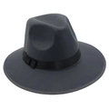 Détail d'un chapeau fedora en feutre gris foncé avec ruban gros-grain noir classique - Taille unique / Gris