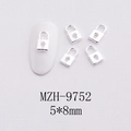 Gros plan de charms pour ongles en forme de cadenas argenté 5x8mm et accessoires DIY - Style Petit Cadenas Argent (MZH-9752)