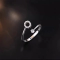 Verstellbarer 925er Silberring mit Zirkonia-Kreis und Solitär-Diamant-Akzenten für Damen - Buchstabe O