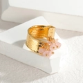 Französischer Vintage Hammerschlag Ring aus Gold mit hellrosa Steinanhängern Design - R801-Rosa Kies