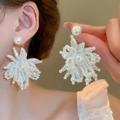 Boucles d'oreilles clous élégantes en perles blanches en forme de fleur pour femme - Style Bouquet de Fleurs en Perles Artificielles Tissées (85#) (Tige d'Oreille en Argent 925) / Milky blanc