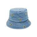 Dettaglio del cappello alla pescatora in denim azzurro con ricami di orsetti gialli - M (56-58cm) / Blu