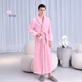 Accappatoio lungo da uomo in flanella rosa ciliegio con collo a scialle e cintura - Rosa Fiori di Ciliegio (Uomo)
