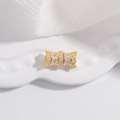 Détail macro du fermoir en argent sterling S925 avec pavé de zircons blancs et fini doré - Style A - Design Taille Fine (SK51) / Argent 925 / 5.7*11.6mm / Or Zircon Blanc