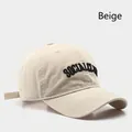 Berretto vintage in cotone beige con ricamo Social Club nero e visiera curva - Beige