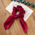Coletero elegante de satén rojo vino con cintas largas y un acabado de seda pura - Burdeos