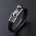 Pulsera de cuero trenzado para hombre con dije de cobra plateada y cierre magnético negro - Negro