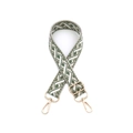 Détail de la bandoulière réglable tissée avec motif géométrique et mousquetons dorés - Quincaillerie Dorée / Vert Matcha Foncé