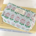 Trousse de maquillage matelassée à carreaux bleus avec tulipes et fermeture éclair - Tulipe à Carreaux Bleus [Sac Octogonal]
