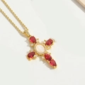 Colgante de cruz dorado con piedras preciosas rojas en gota y camafeo blanco central - Zircón Rojo